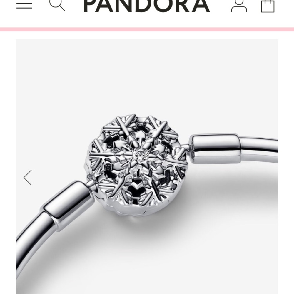 Pandora Moments Sparkling Snowflake Clasp Bangle